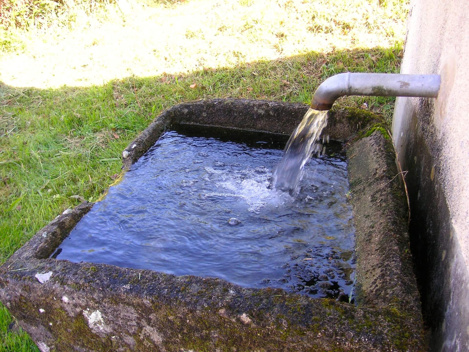 Водопроводная труба в частном доме