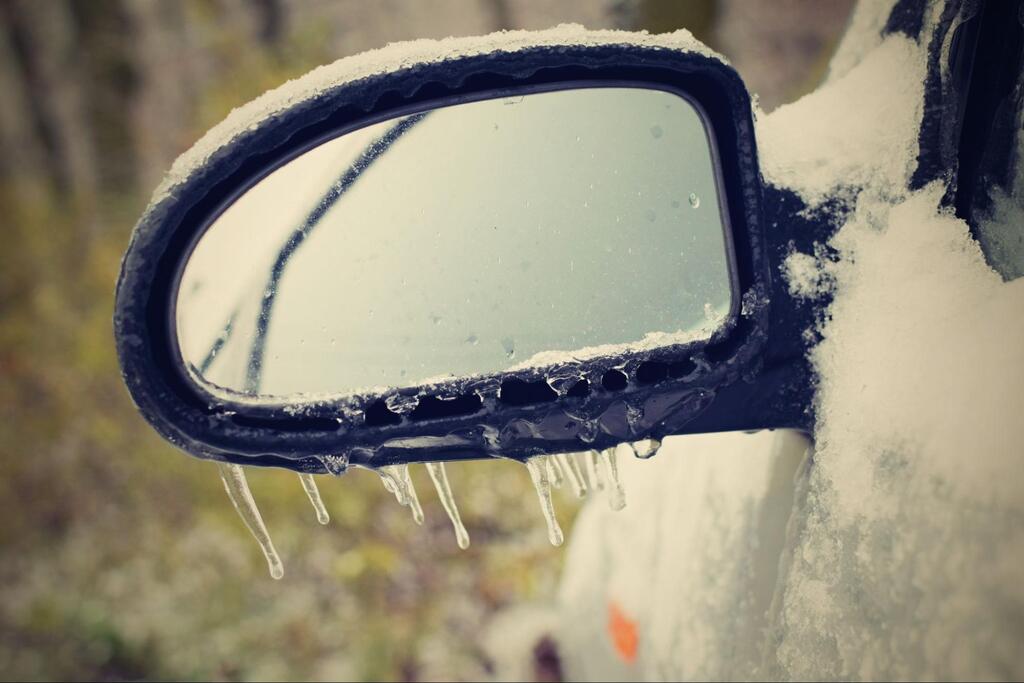 При подготовке автомобиля к зиме позаботьтесь о его дополнительном утеплении